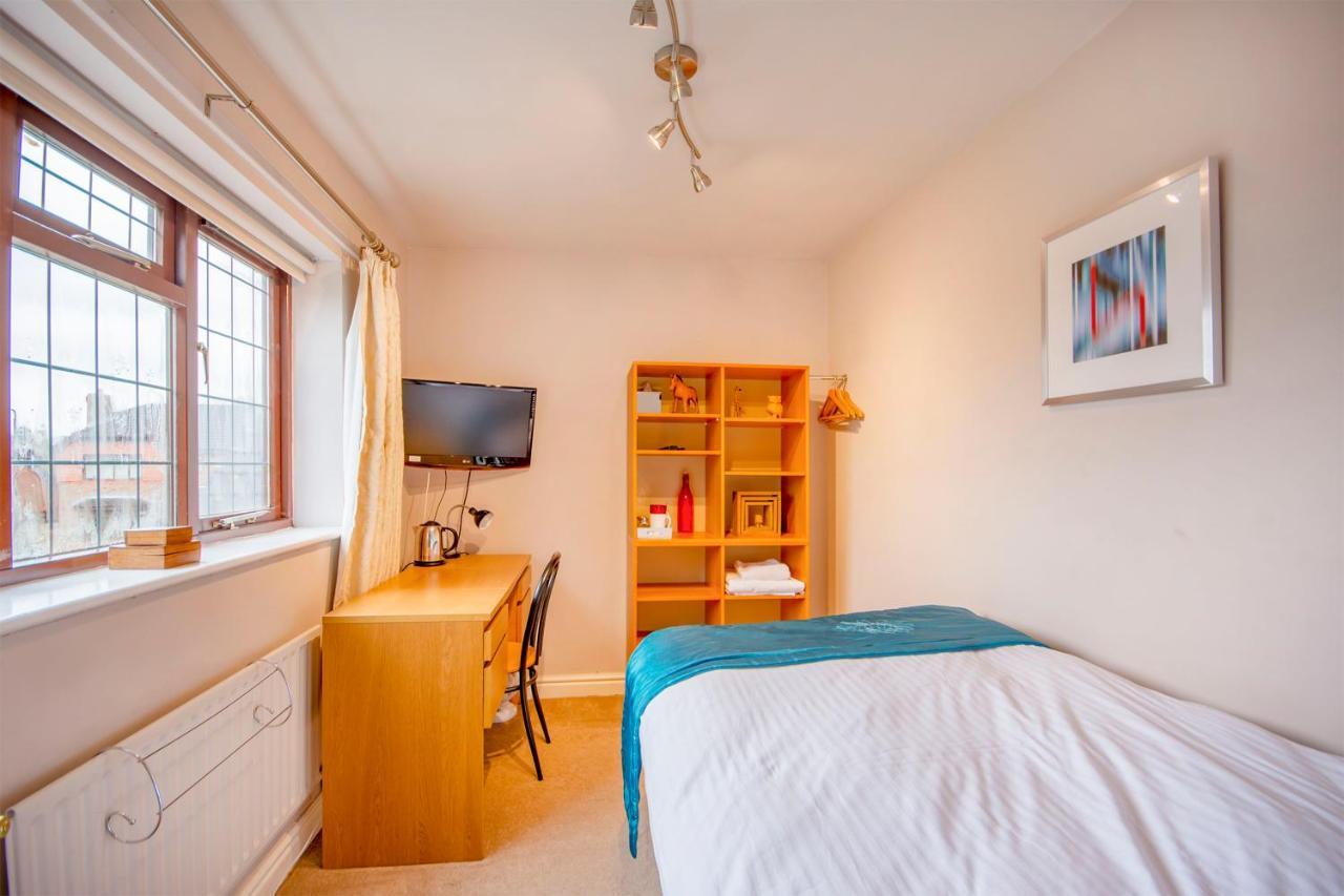 Hotel Ayuda House Altrincham Pokoj fotografie