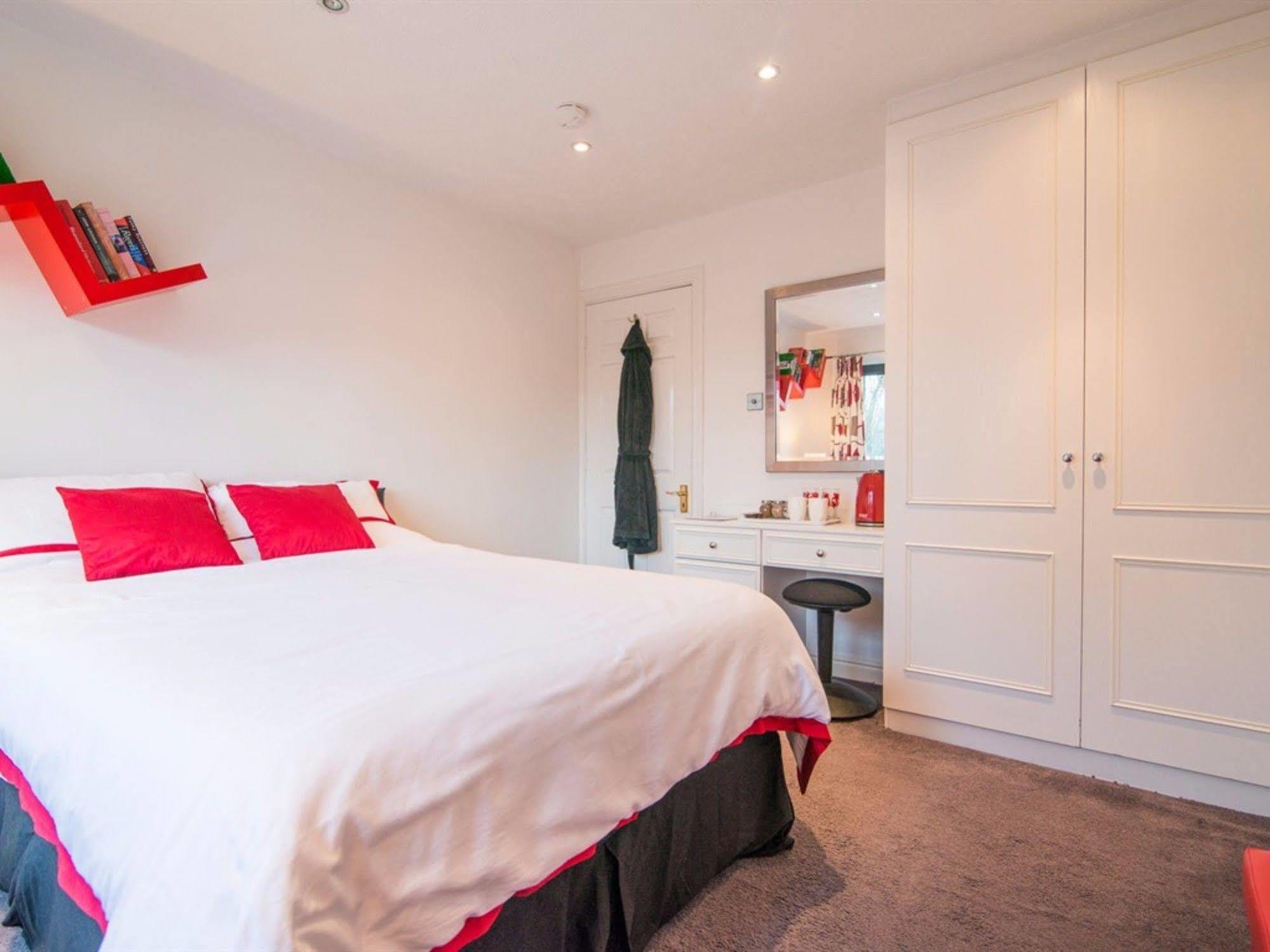 Hotel Ayuda House Altrincham Exteriér fotografie